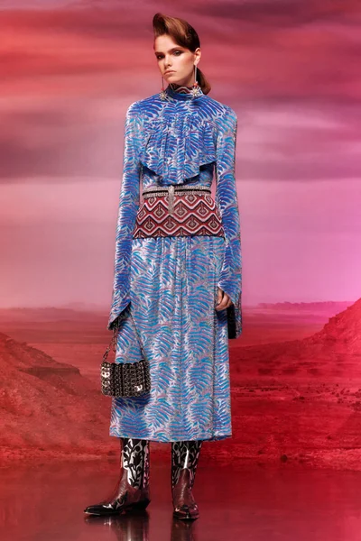 Look 13